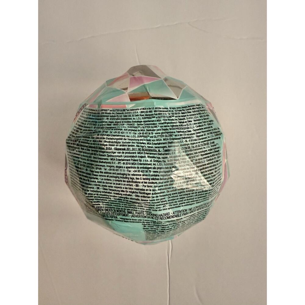 L.O.L. Surprise! Glitter Globe Doll Winter Disco Series with Glitter Hair - Picture 3 of 6